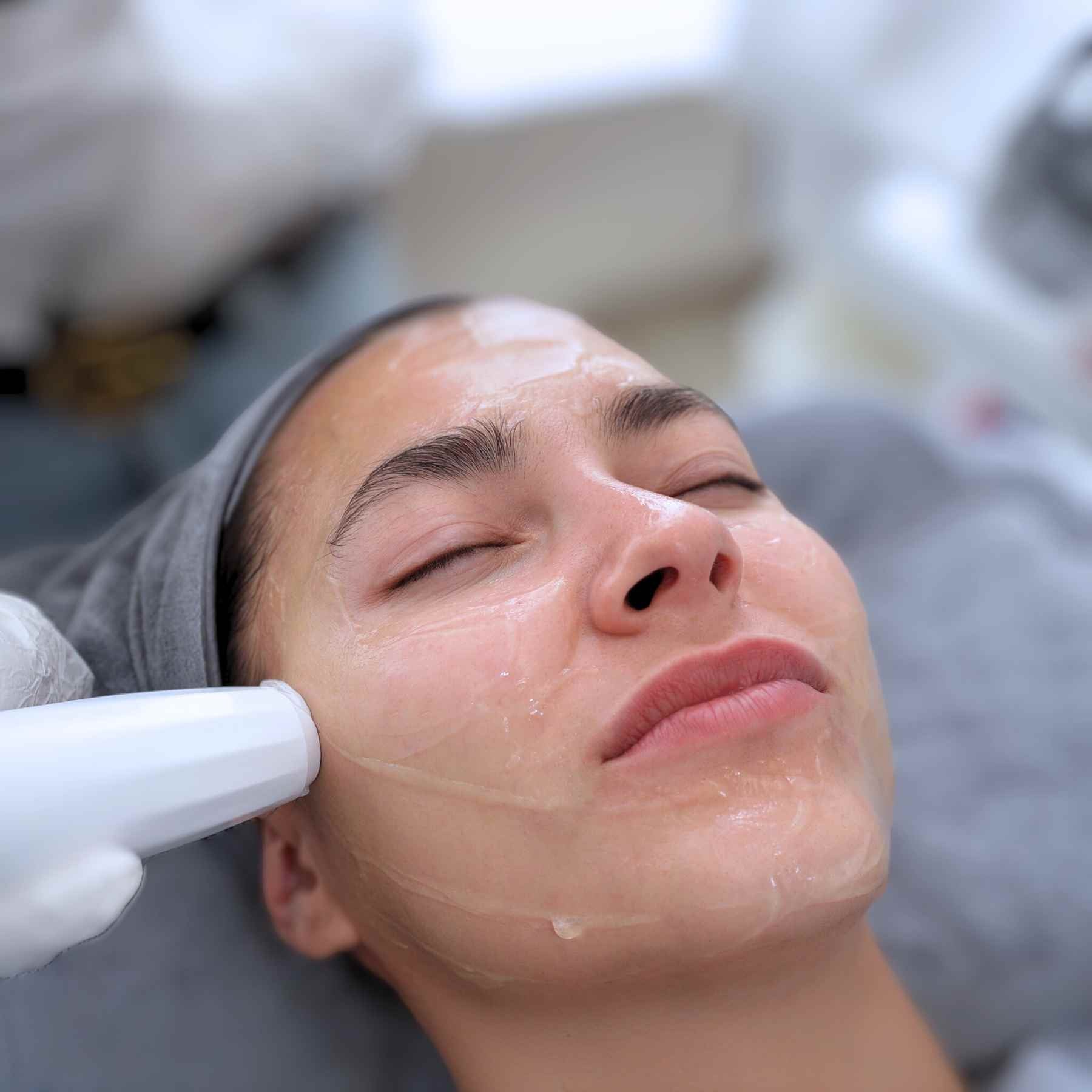 Advanced HIFU facial treatment equipment by MMCH Group with MMFU technology for skin tightening and rejuvenation0